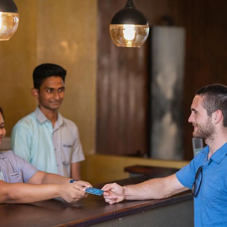 Seahorse Hotel & Spa Негомбо Екстериор снимка