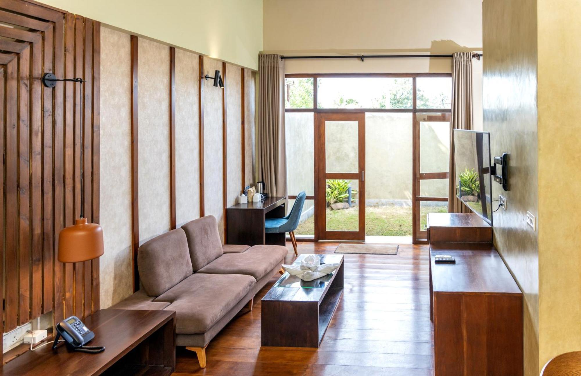 Seahorse Hotel & Spa Негомбо Екстериор снимка