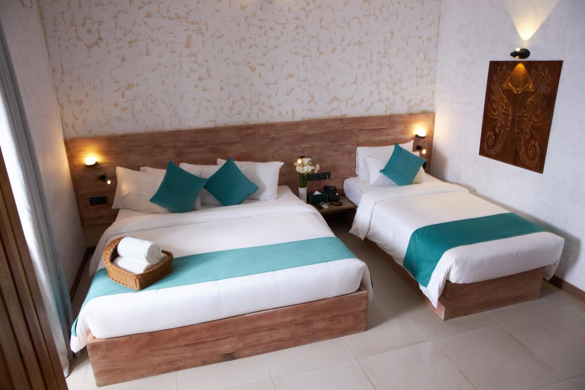 Seahorse Hotel & Spa Негомбо Екстериор снимка