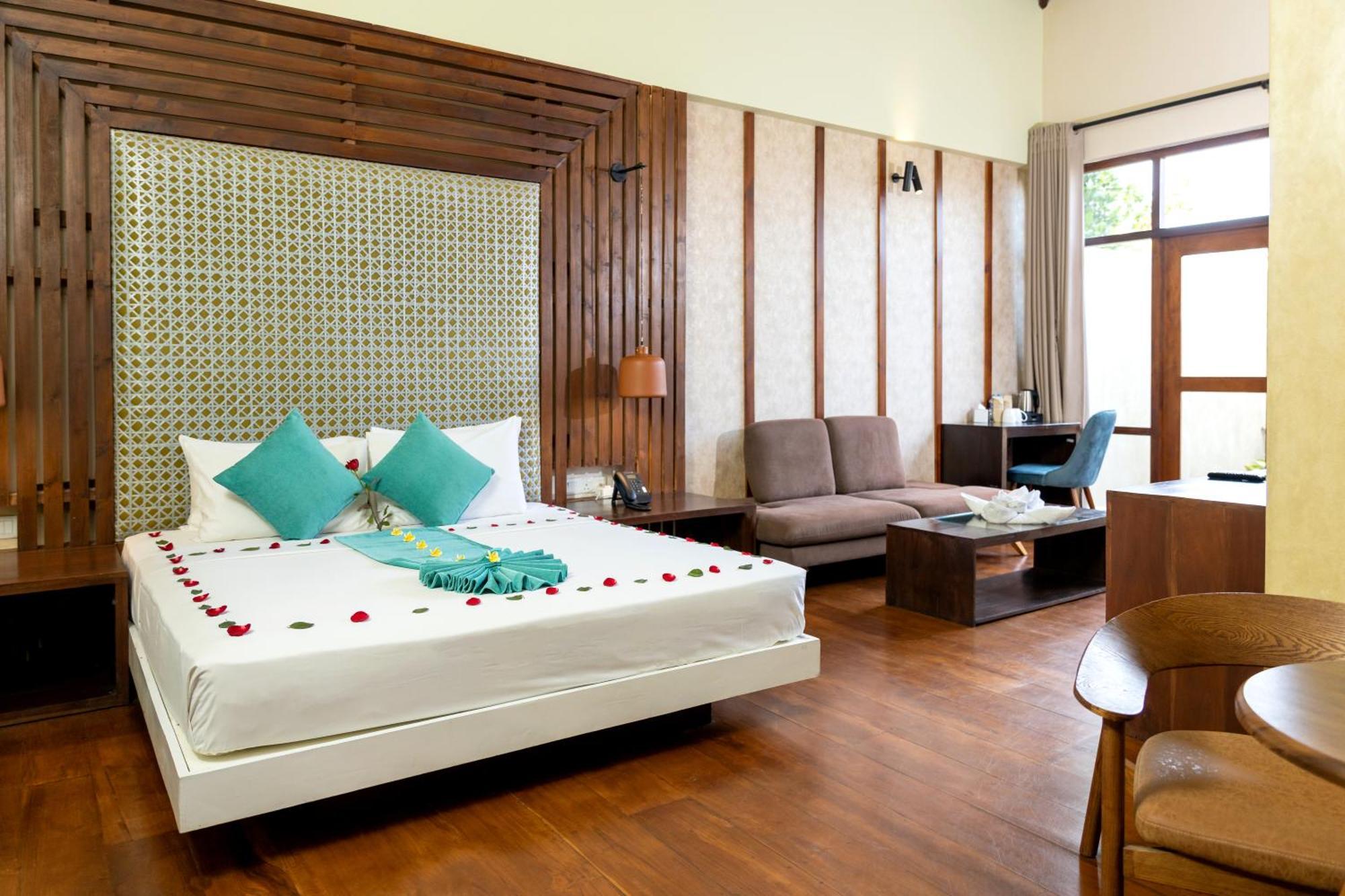 Seahorse Hotel & Spa Негомбо Екстериор снимка