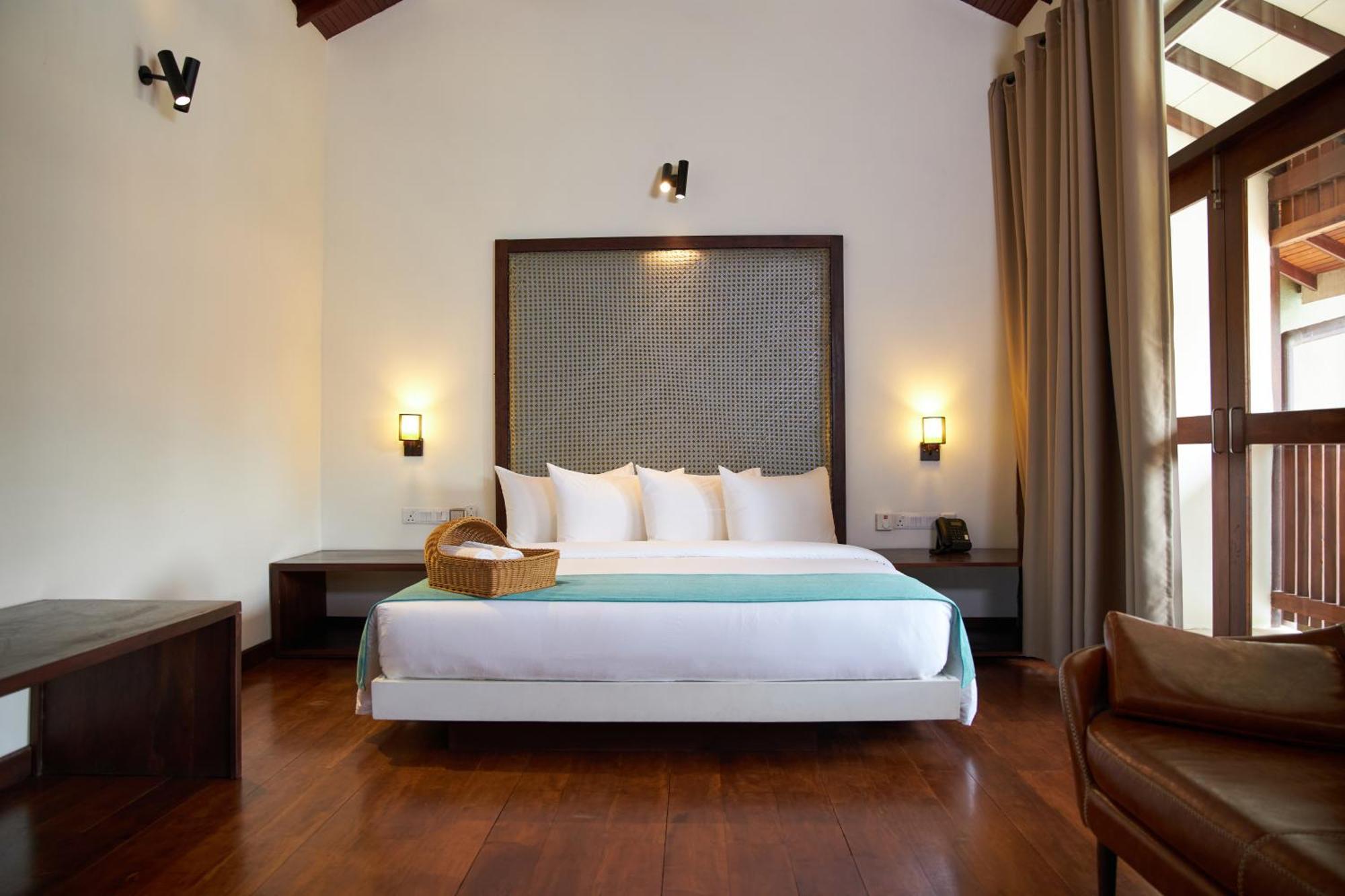 Seahorse Hotel & Spa Негомбо Екстериор снимка
