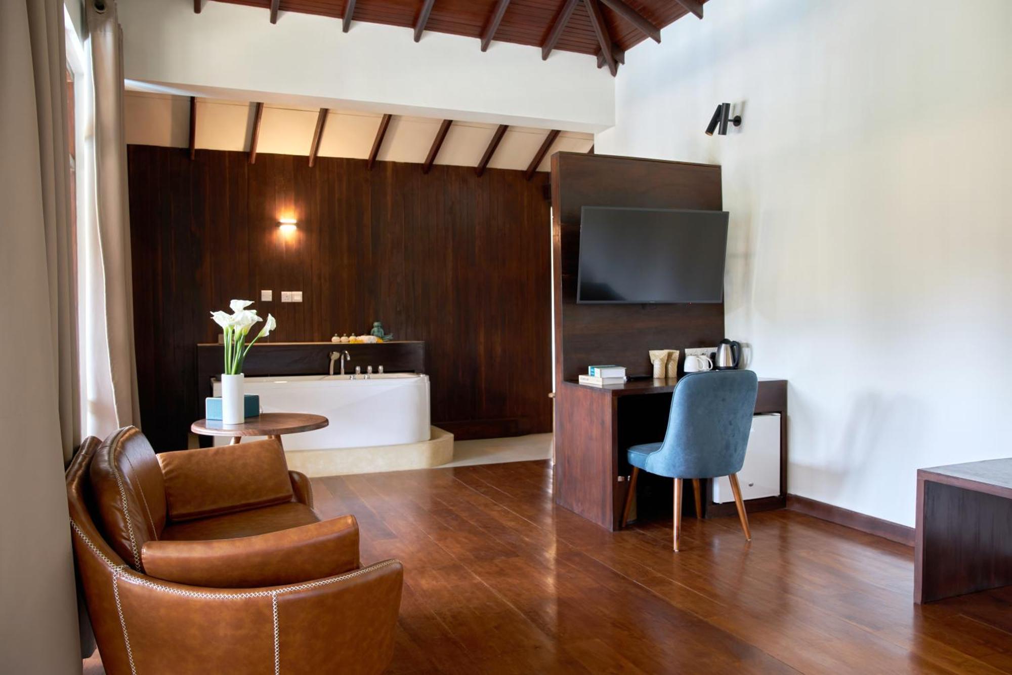 Seahorse Hotel & Spa Негомбо Екстериор снимка