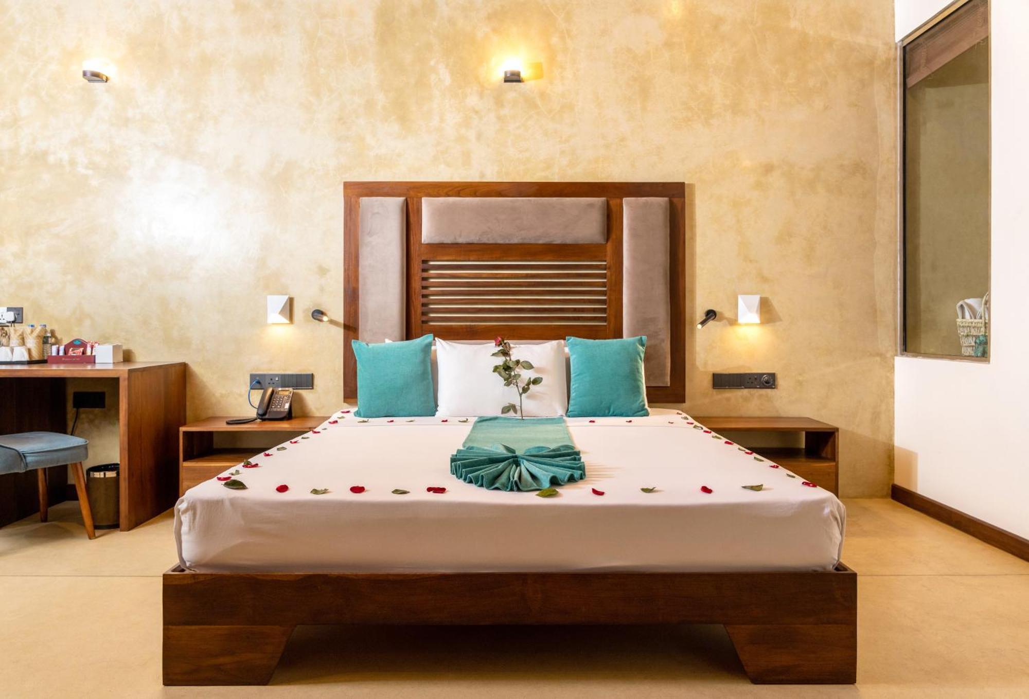 Seahorse Hotel & Spa Негомбо Екстериор снимка