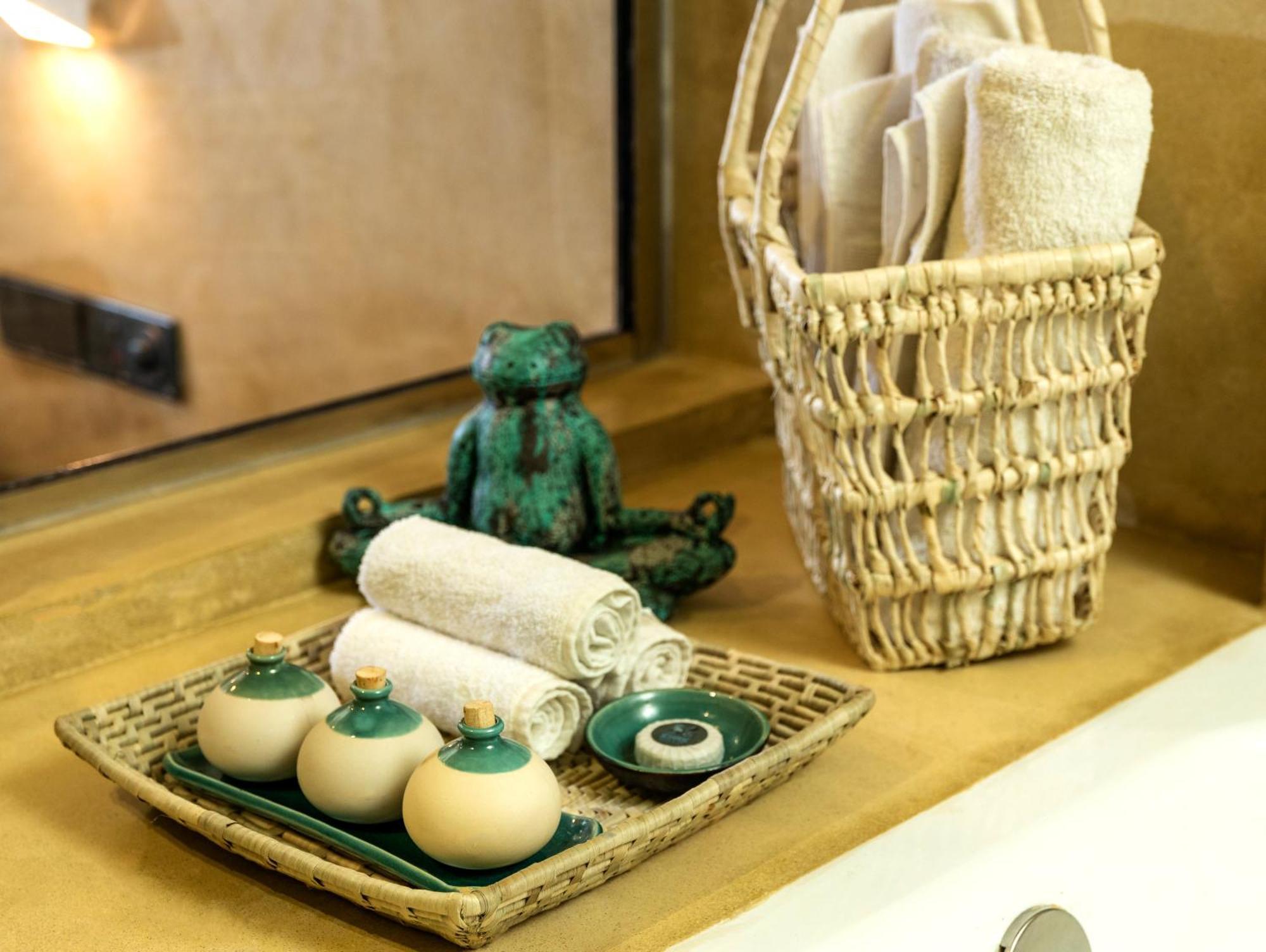 Seahorse Hotel & Spa Негомбо Екстериор снимка