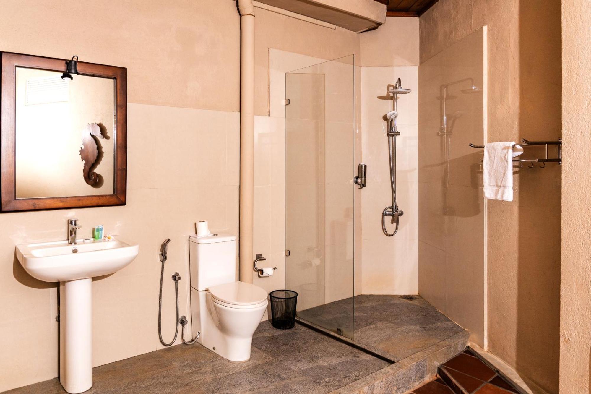 Seahorse Hotel & Spa Негомбо Екстериор снимка