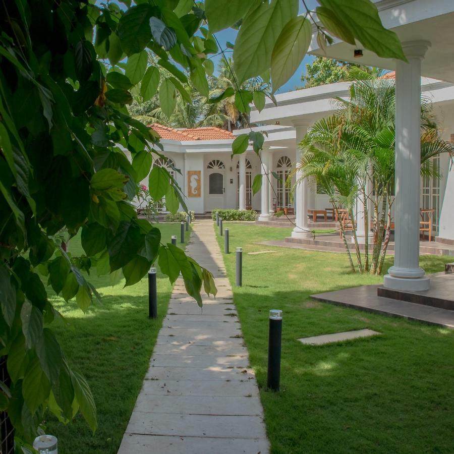 Seahorse Hotel & Spa Негомбо Екстериор снимка