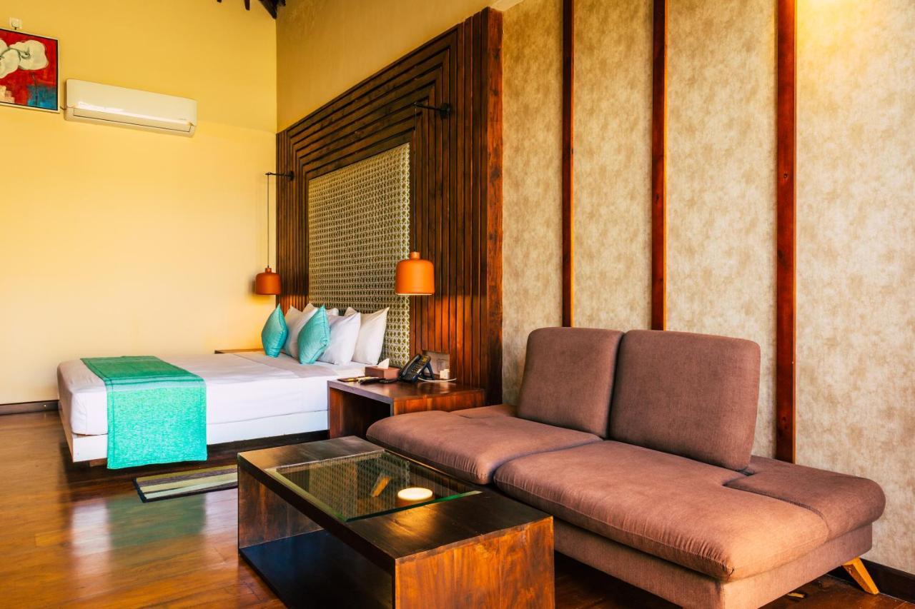 Seahorse Hotel & Spa Негомбо Екстериор снимка